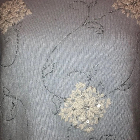 ORVIS Sz XL Women's Baby Blue Lambswool & Angora Long Sleeve Decorative Sweater - Picture 3 of 6